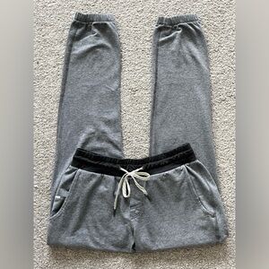 EUC Vuori Balboa Sweatpants Mens Small in Gray